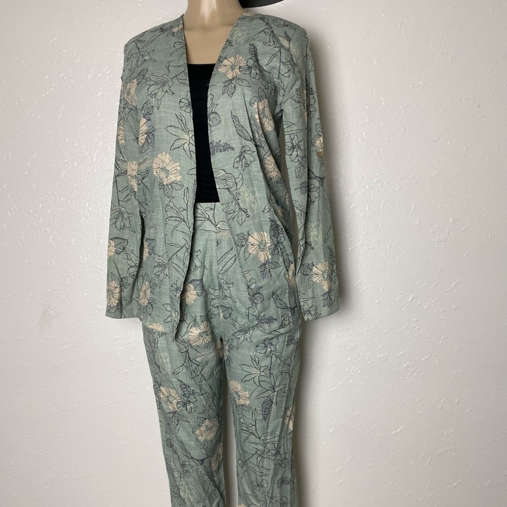 Cream and ronge two piece set